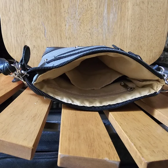 Stone Mountain crossbody purse - Picture 8 of 8